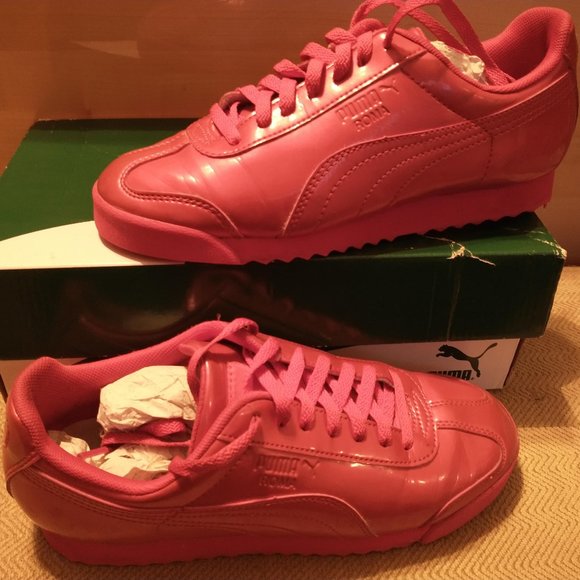 🎉🎉PUMA SNEAKERS - Picture 2 of 4